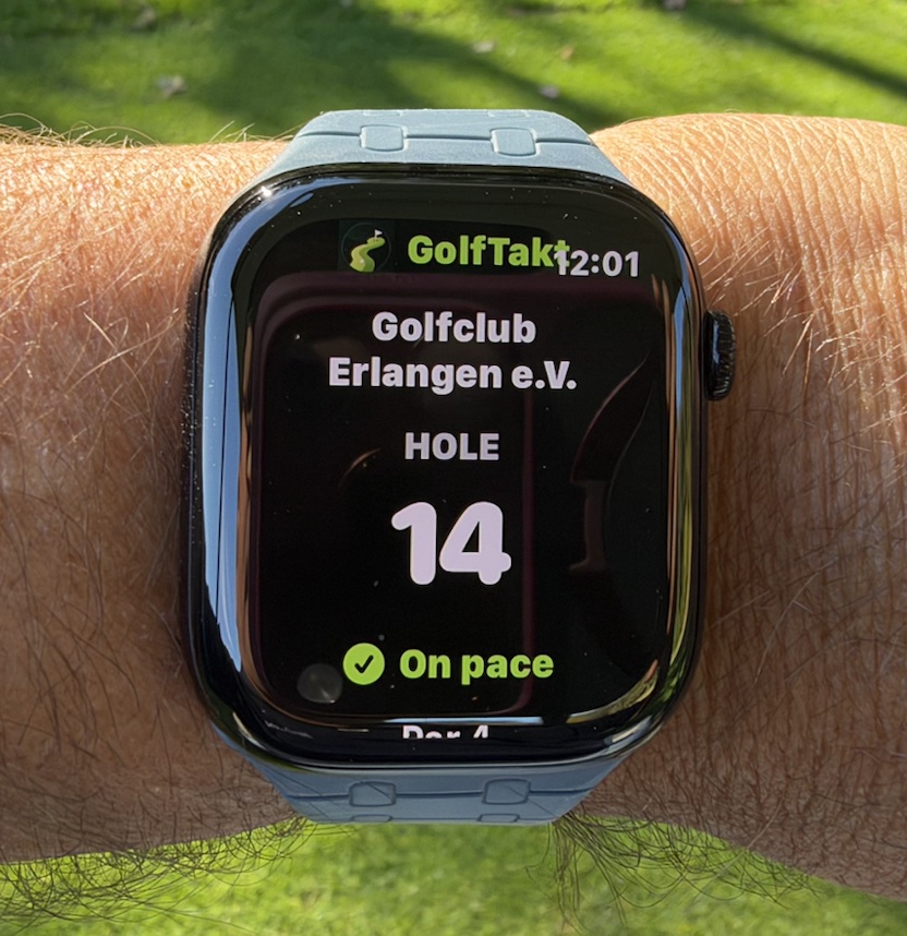 GolfTakt am Handgelenk im Erlangen-Praxistest: Loch 14, On pace